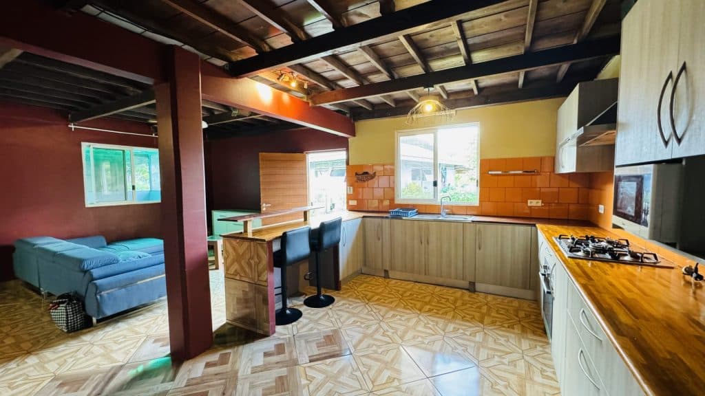 MAHAENA PK 31 – Maison F5 meublée – Terrain 1.000 m2 – Calme – photo 4