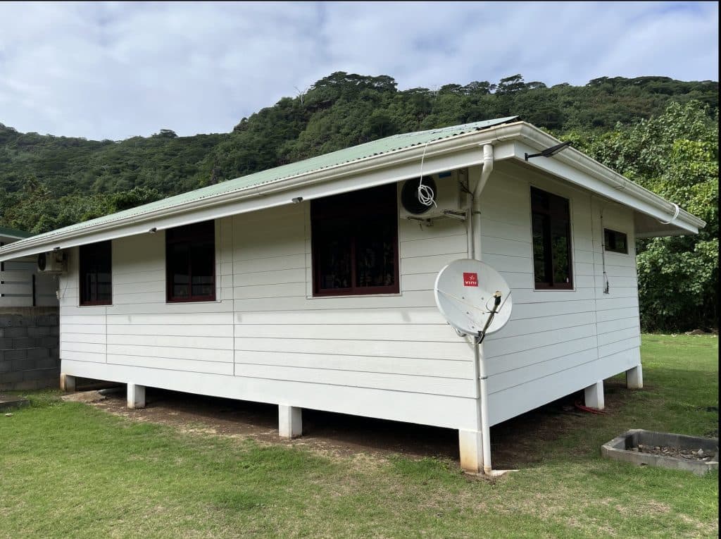 MOOREA – A SAISIR : 2 Jolies maisons T3 meublées , 79 M nég. – photo 2