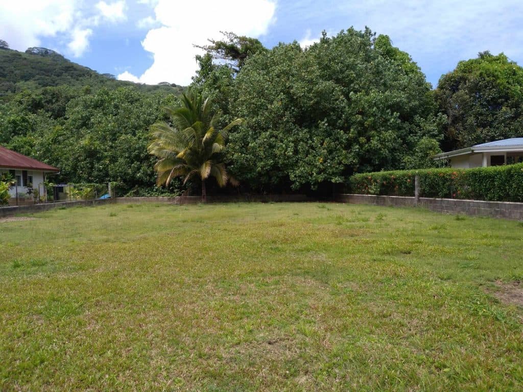 MOOREA-HAAPITI: Terrain viabilisé de 1560 m2 , plat , clôt et viabilisé , 44.8 M XPF. – photo 2