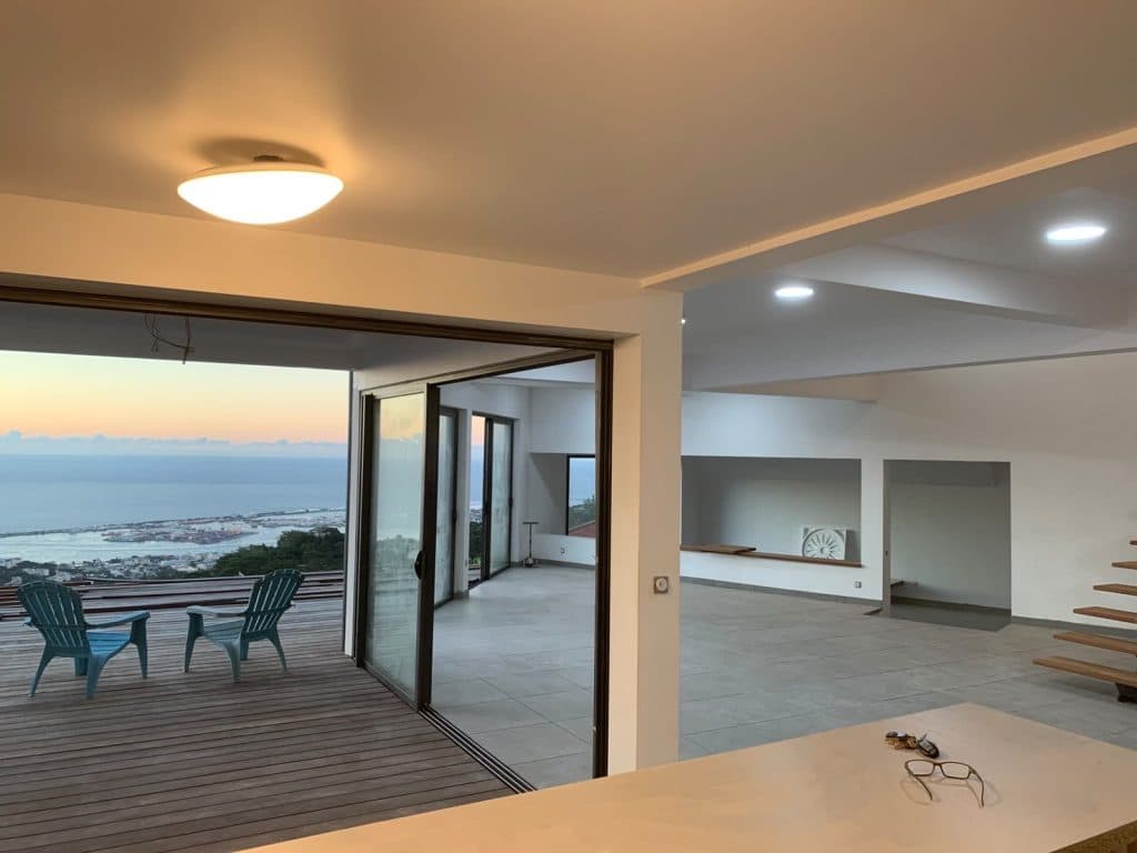 Faa'a – Propriété récente de 330 m² offrant une vue panoramique exceptionnelle sur la rade de… – photo 3
