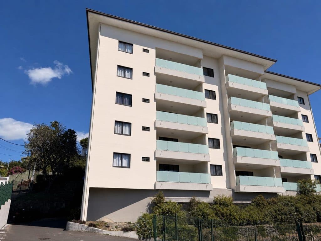 PAPEETE – Beau F4 meublé de 74 m² avec terrasse