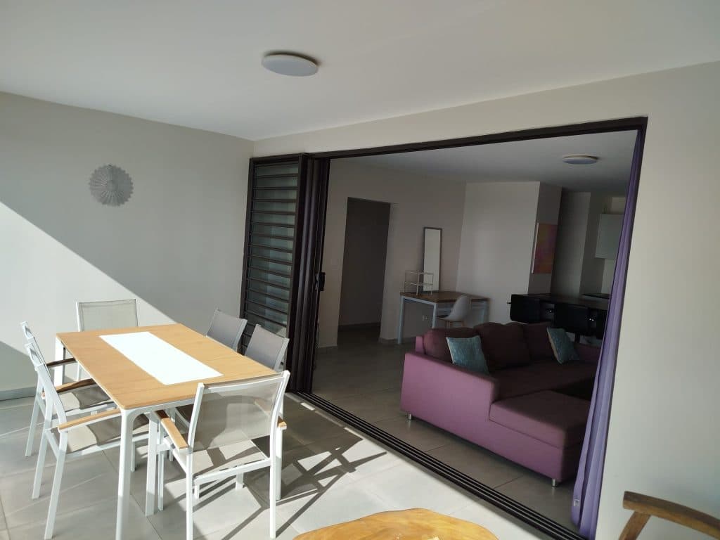 PAPEETE – Beau F4 meublé de 74 m² avec terrasse – photo 2