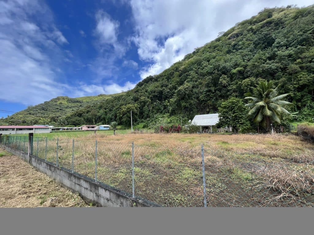 PAPARA – Beau terrain plat constructible
